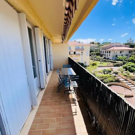 T2 Vue Proche Centre * Saint-Tropez
